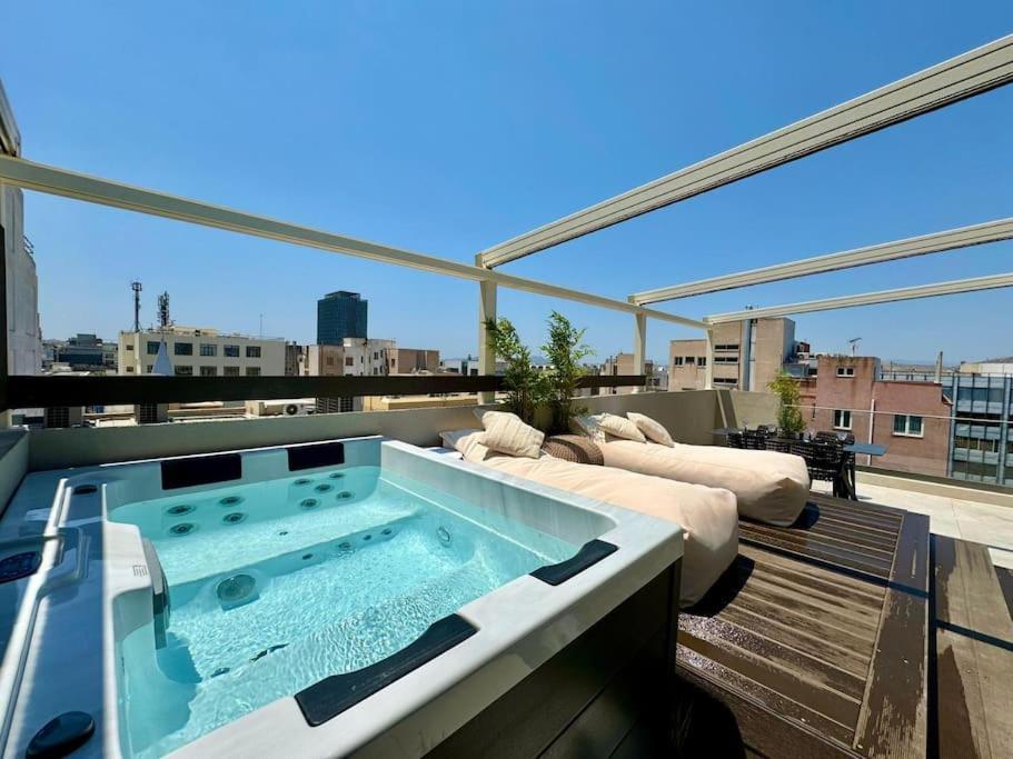 Bluemotion - Cityview Пирей Экстерьер фото