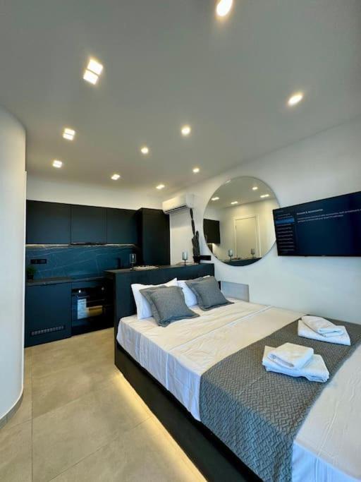 Bluemotion - Cityview Пирей Экстерьер фото