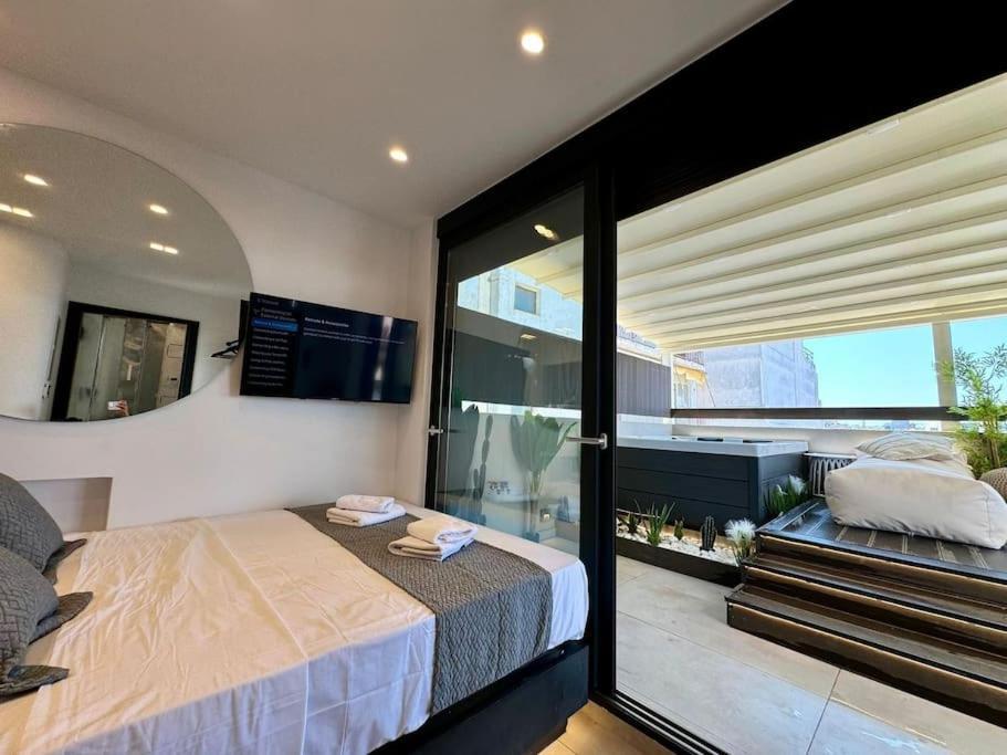 Bluemotion - Cityview Пирей Экстерьер фото